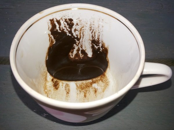 Kohvipaksu kui viis meelitada ussid