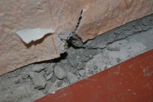 Põranda ja seina vahe: mida parandada, et ei oleks mustandeid, niiskust, putukaid