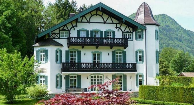 Mansion Gorbatšov Baieri Alpides. Mõnede allikate kohaselt - müük.