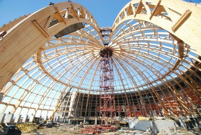 Foto on võetud teenuse "Yandex Pildid". Protsess ehituse kuppel.