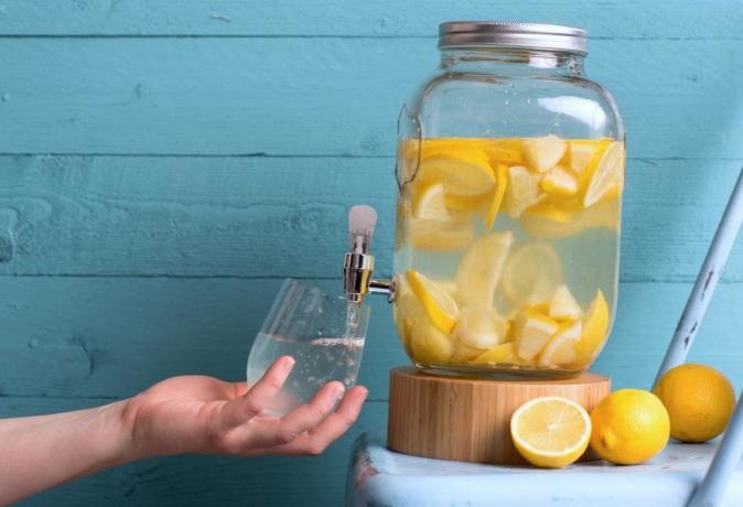 Mis on kasu sidruni vett?