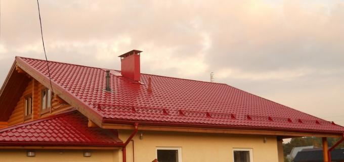 Katusel katus - metalli täidetud vormi. Pilt koos Yandeks.Kartinki teenust.